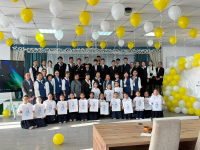 "Қазақ тілі мен әдебиеті сабақтарында функционалдық сауаттылықты арттырудың жаңа мүмкіндіктері тақырыбындағы"  Қазақ тілі мен әдебиеті айлығының ашылу